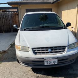 1996 Plymouth Voyager