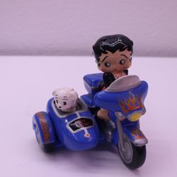 BETTY BOOP SALT & PEPPER SHAKERS