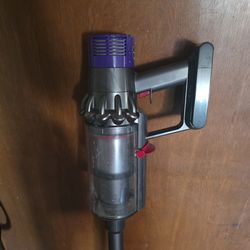 Dyson v10