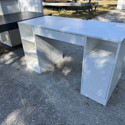 FREE!!! Crafting Desk FREE!!!