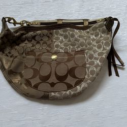 Authentic Coach Hobo Bag 17”x11T Excellent Condition No Rips Or Tears And Clean Inside And Out Like New