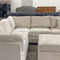 New 99x98 Sectional Couch With Ottoman / Free Delivery 