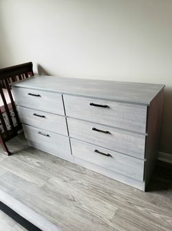 NEW 6 DRAWER DOUBLE DRESSER AND NIGHT STAND 😊 AVAILABLE IN BLACK, WHITE OR GREY COLOR
