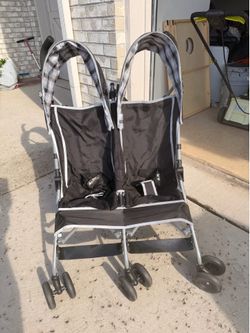 Stroller side by side