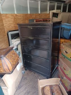 Dresser