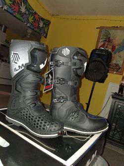 Brand new. Size 9