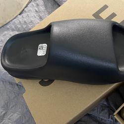 Black Yeezy Slides Size 8