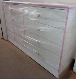 Eight drawers dresser