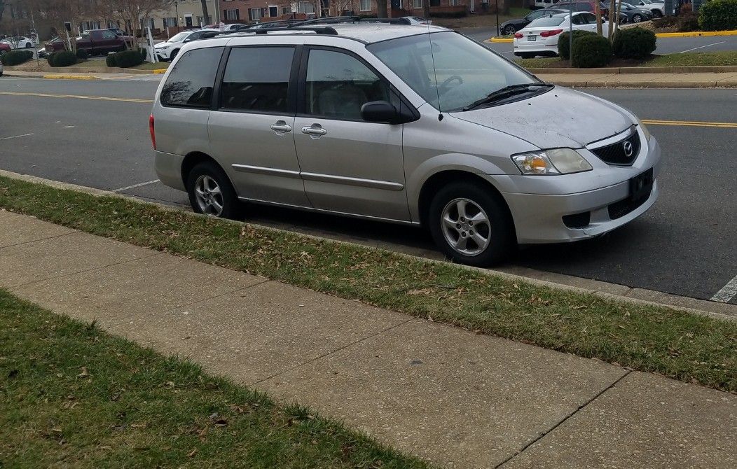 2002 Mazda MPV