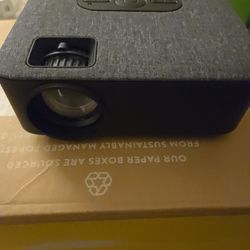 VILINICE VL208 110-240V 50/60HZ  LED PROJECTOR 
