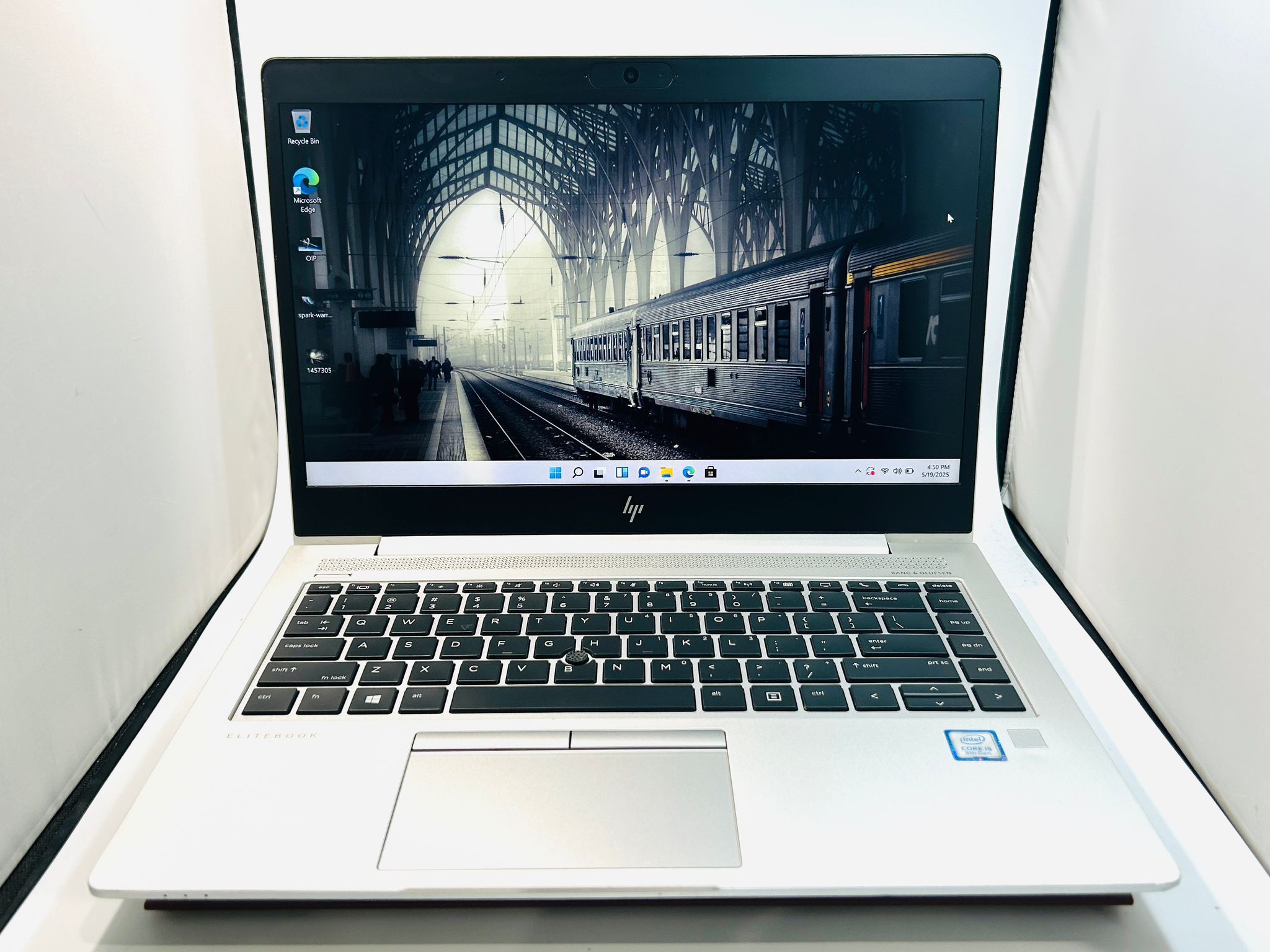 HP EliteBook 840 G5 14” i5-8350u 8GB 256GB Windows 11 Pro