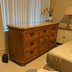 THOMASVILLE DRESSER  72”x20.5”