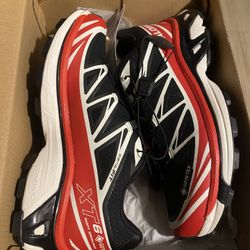 Nike Salomon Sz 6 Woman