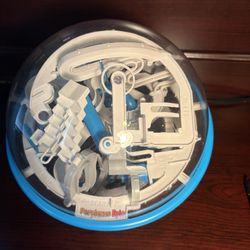 Perplexes Epic Maze Ball 9”
