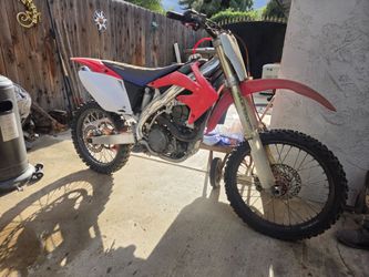 2006 Honda CRF Dirt Bike [450cc]