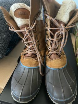 Winter Boots W10 fits 8-9 with socks