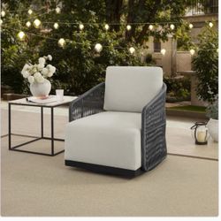 Henredon Annalise outdoor patio swivel lounge chair