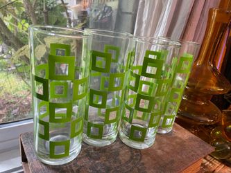 Beautiful Set of 4  highball/Collins style  / mod lounge /bar ware tumblers featuring a MCM lime 🍋‍🟩 green square geometric pattern.