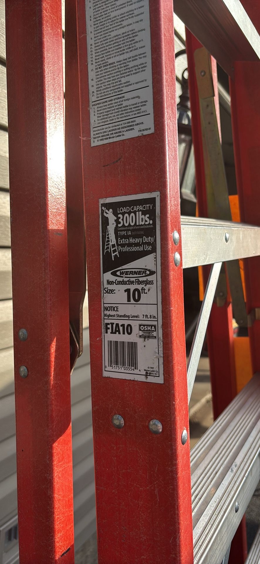 10 Foot Fiberglass Step Ladder