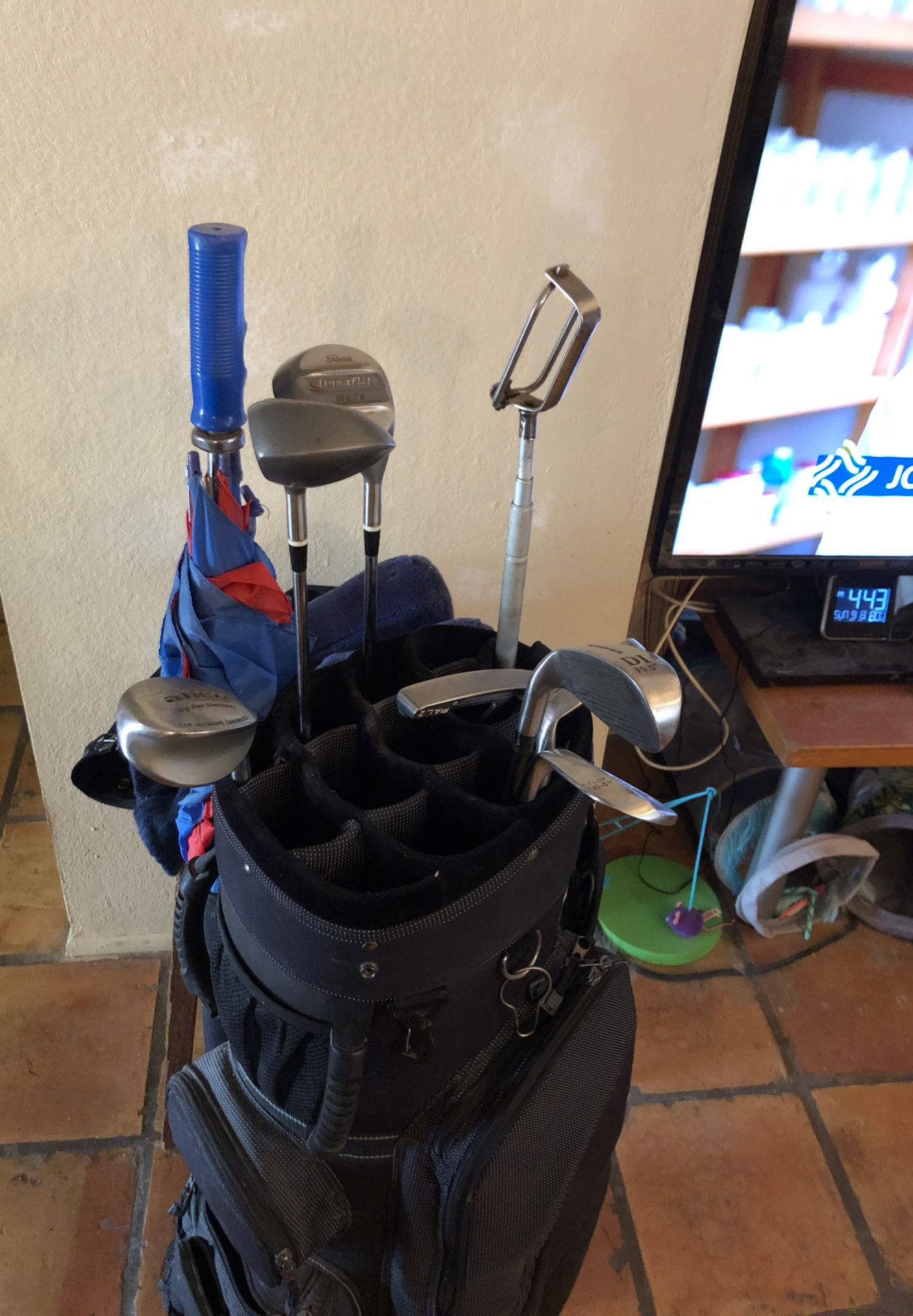 Golf Clubs with Bag, Umbrella & Ball Retriever - Calloway, Dynaflite ...
