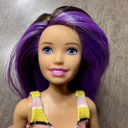 Teen Barbie w/ cell phone 