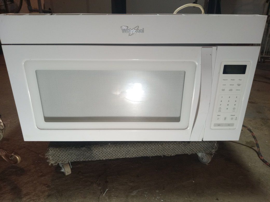 Whirlpool Microwave Oven. Model WMH31017AW-4. WHITE