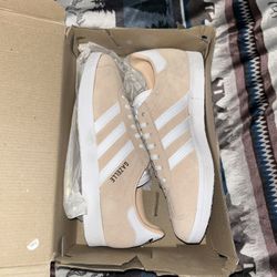 Adidas Gazelle Size 7.5 Women’s 
