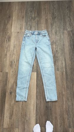 American Eagle Strigid Light Wash Jeans (Women’s 00)