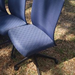 NICE MATCHING ADJUSTABLE MESH BACK OFFICE CHAIRS 