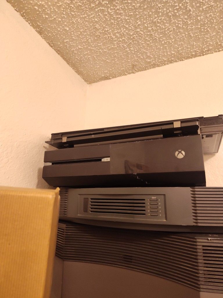 Xbox With 2 Controllers No Cords