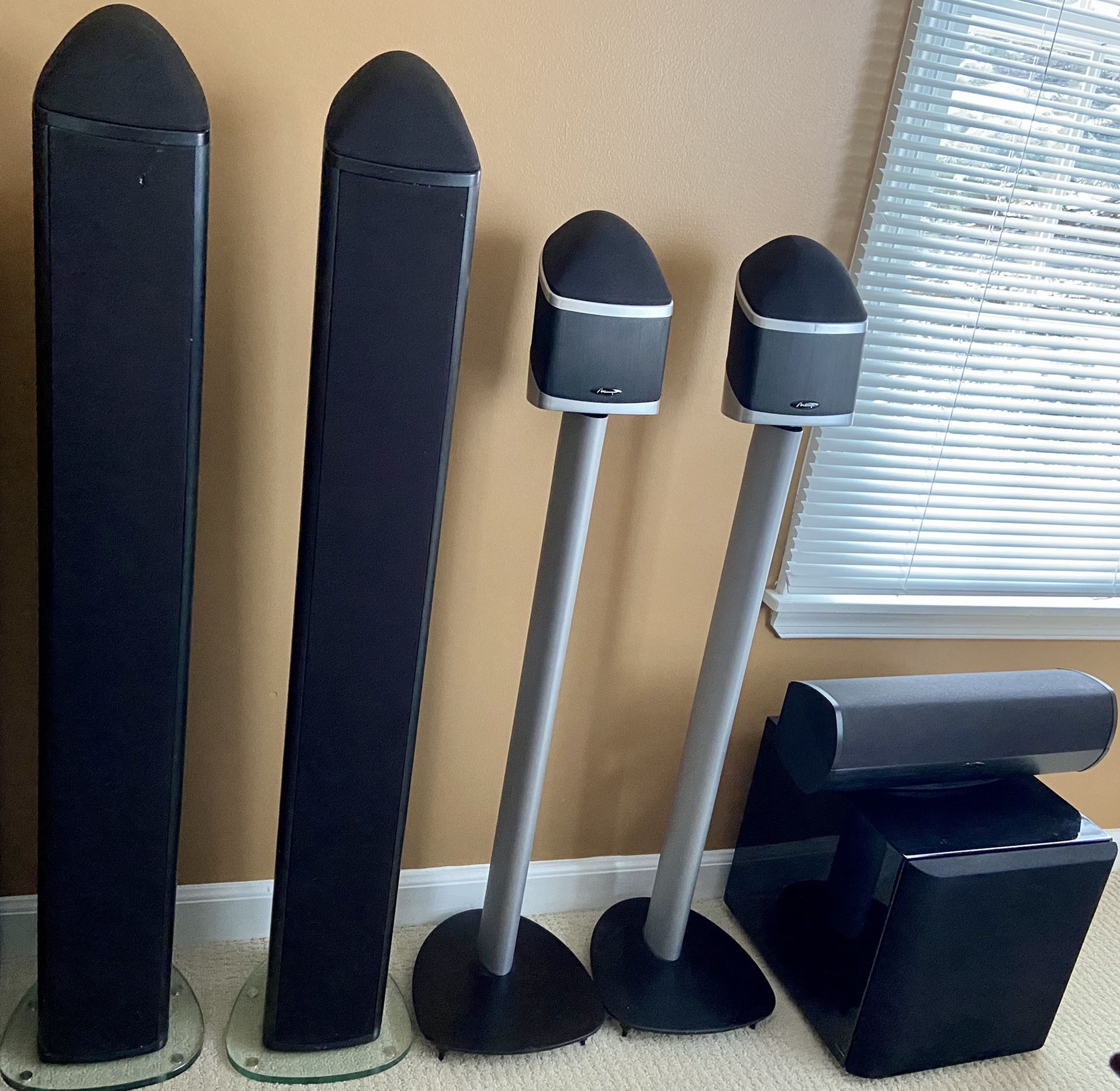 Mirage Home Theater Speaker System Omnisat V2, V2 FS, CC, Prestige S8 Sub and Two Stands. Yamaha RX-V465 Reciver
