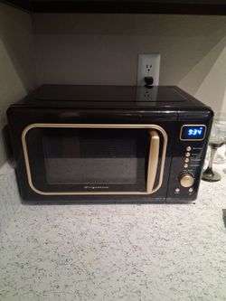 Black Countertop Microwave