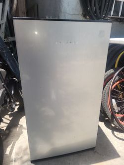 FPESTEC MINI REFRIGERATOR