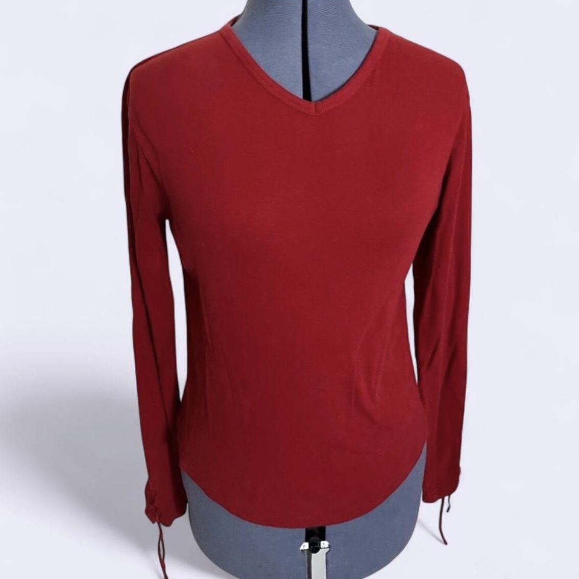 American Eagle Outfitters Red V-Neck Women’s T-shirt Size L