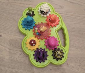 B. toys Mooosical Gears