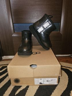 UGG Classic Clear Mini II Black Rain Boots Toddler Size 10