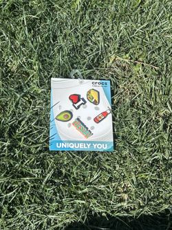 NEW CROC CHARMS 5 PIECE 