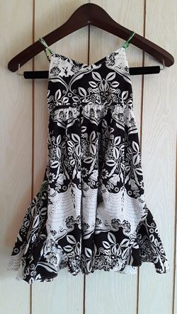 Cute size 6 summer dress