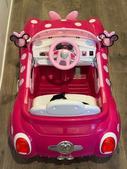 Minnie Mouse convertible car