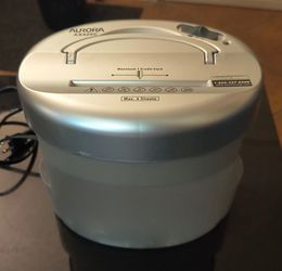 Desktop Shredder, credit cards, 4x thick sheet paper, sharp,good quality, portable,long cord