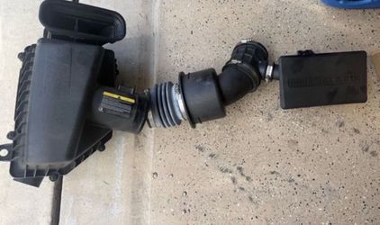 2020-2025 OEM GMC SIERRA CHEVROLET SILVERADO 2(contact info removed) 6.6L  AIR INTAKE BOX