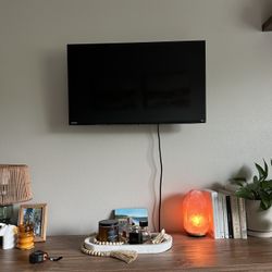 32 Inch Toshiba Fire TV (Wall Mount Included If Interested)