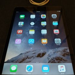 iPad mini 7.9" 2nd Generation Apple Tablet iOS version 9.3.5