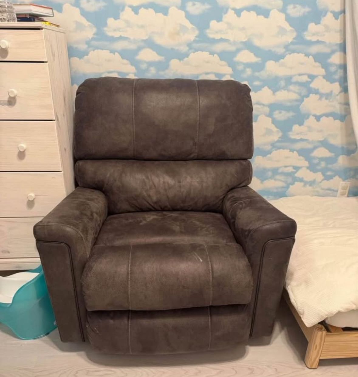 Recliner Chair 