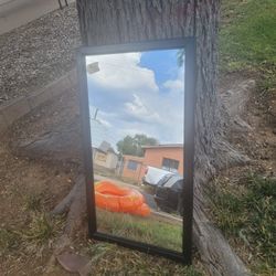 Mirror 18x32 1/2 Black With A Little Glitter 