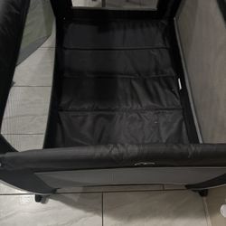 Pamo Babe Playpen And Changing Station 