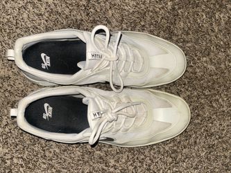 Nikes Shoes Size 11.5