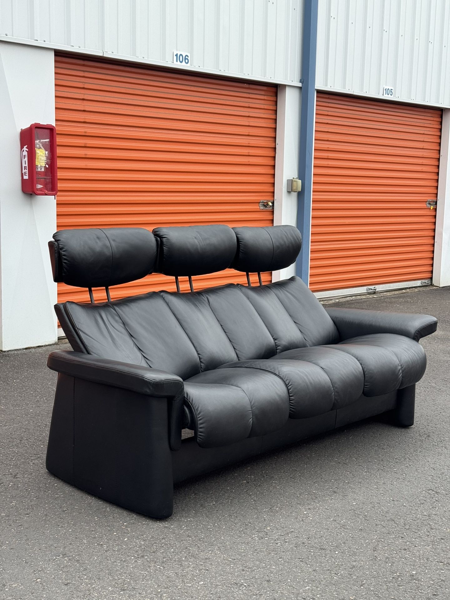 Stressless Legend 3 seat sofa “Paloma black”
