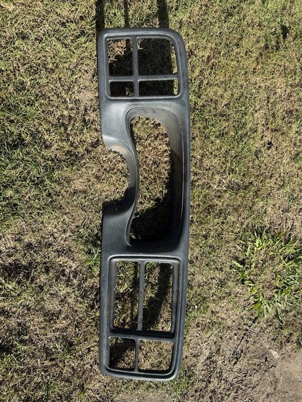 1999 / 02 Chevy Silverado GMC Sierra Dashboard Bezel