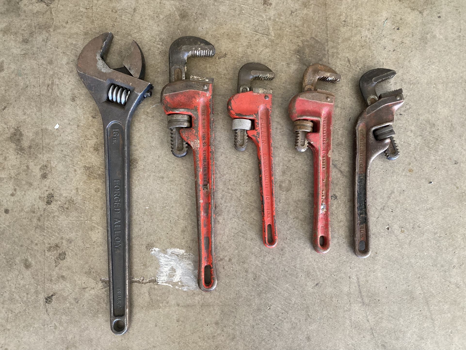 VINTAGE S-K WAYNE 16” CRESCENT WRENCH AND 4 VINTAGE PIPE WRENCHES